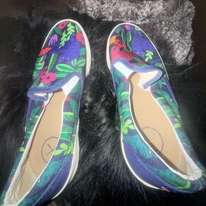 Inkkas Multicolor Floral Canvas Sneakers